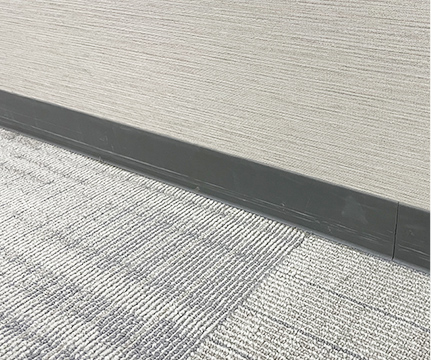 ソフト巾木貼